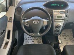 Toyota Yaris 1.0 Active pieno