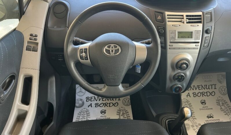 Toyota Yaris 1.0 Active pieno