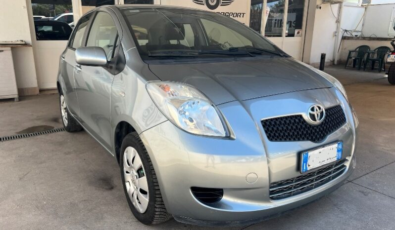 Toyota Yaris 1.0 Active pieno