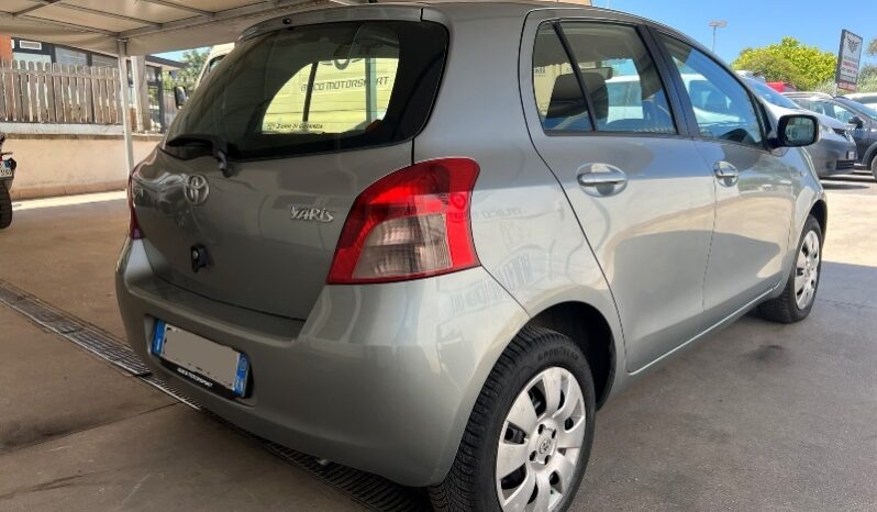 Toyota Yaris 1.0 Active pieno