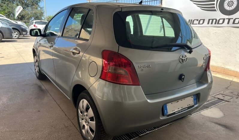 Toyota Yaris 1.0 Active pieno