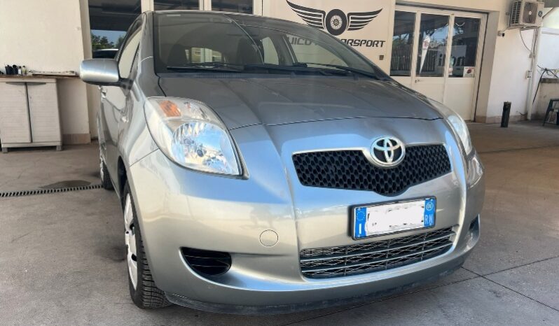 Toyota Yaris 1.0 Active pieno